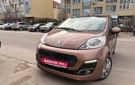 Peugeot 107 I рестайлинг, 2013 год, 650 000 рублей, 2 фотография