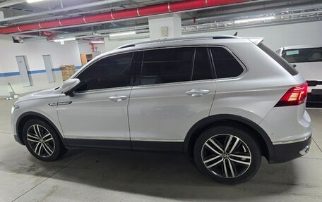 Volkswagen Tiguan II, 2021 год, 3 450 000 рублей, 3 фотография