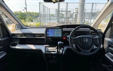Honda Stepwgn IV, 2021 год, 1 997 000 рублей, 12 фотография