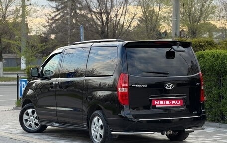 Hyundai Grand Starex Grand Starex I рестайлинг 2, 2014 год, 2 400 000 рублей, 3 фотография
