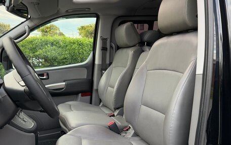 Hyundai Grand Starex Grand Starex I рестайлинг 2, 2014 год, 2 400 000 рублей, 20 фотография