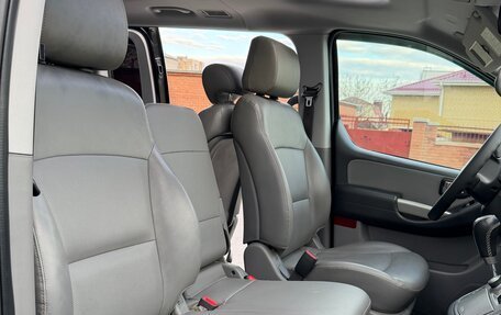Hyundai Grand Starex Grand Starex I рестайлинг 2, 2014 год, 2 400 000 рублей, 24 фотография