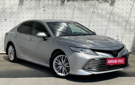 Toyota Camry, 2019 год, 2 990 000 рублей, 2 фотография