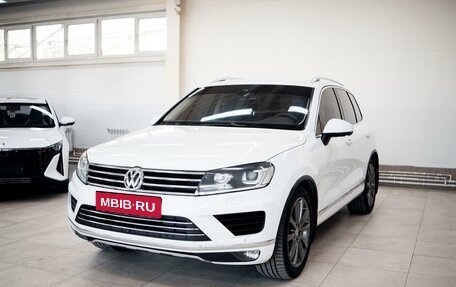 Volkswagen Touareg III, 2015 год, 3 332 000 рублей, 1 фотография