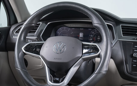 Volkswagen Tiguan II, 2018 год, 3 199 000 рублей, 12 фотография