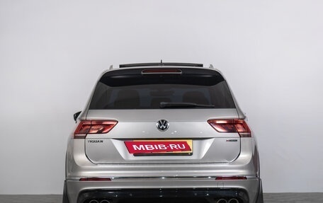 Volkswagen Tiguan II, 2018 год, 3 199 000 рублей, 5 фотография