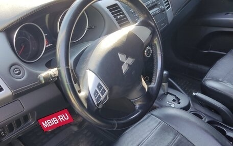 Mitsubishi Outlander III рестайлинг 3, 2010 год, 1 000 000 рублей, 6 фотография