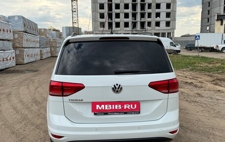 Volkswagen Touran III, 2019 год, 1 850 000 рублей, 6 фотография