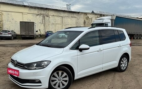 Volkswagen Touran III, 2019 год, 1 850 000 рублей, 3 фотография