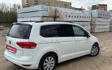 Volkswagen Touran III, 2019 год, 1 850 000 рублей, 4 фотография