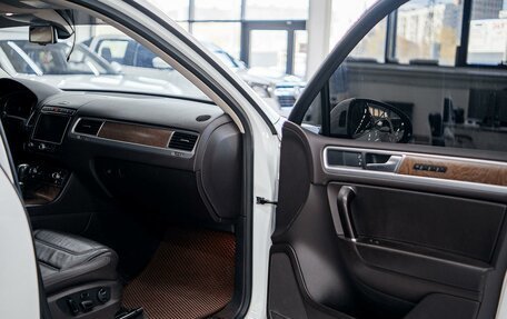 Volkswagen Touareg III, 2015 год, 3 332 000 рублей, 21 фотография