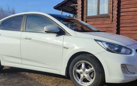 Hyundai Solaris II рестайлинг, 2011 год, 690 000 рублей, 2 фотография