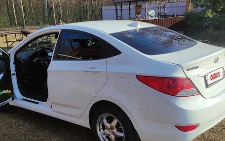 Hyundai Solaris II рестайлинг, 2011 год, 690 000 рублей, 7 фотография
