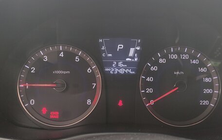 Hyundai Solaris II рестайлинг, 2011 год, 690 000 рублей, 12 фотография