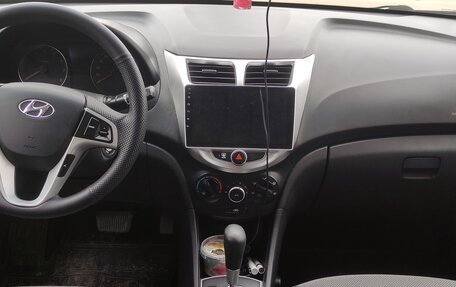 Hyundai Solaris II рестайлинг, 2011 год, 690 000 рублей, 11 фотография