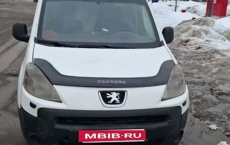 Peugeot Partner II рестайлинг 2, 2010 год, 370 000 рублей, 2 фотография