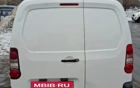 Peugeot Partner II рестайлинг 2, 2010 год, 370 000 рублей, 4 фотография