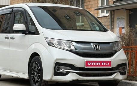 Honda Stepwgn IV, 2015 год, 1 850 000 рублей, 1 фотография