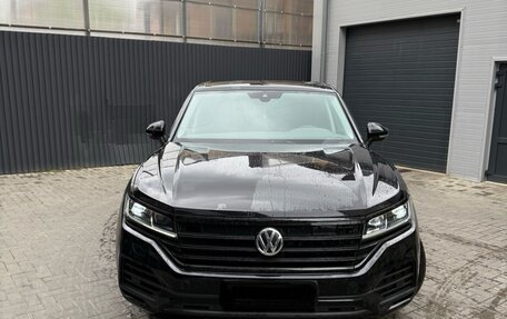 Volkswagen Touareg III, 2018 год, 4 700 000 рублей, 1 фотография