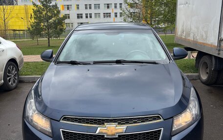 Chevrolet Cruze II, 2010 год, 500 000 рублей, 4 фотография