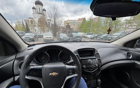 Chevrolet Cruze II, 2010 год, 500 000 рублей, 3 фотография