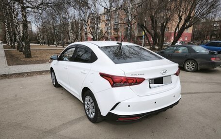 Hyundai Solaris II рестайлинг, 2021 год, 1 200 000 рублей, 4 фотография