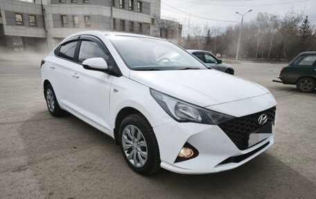 Hyundai Solaris II рестайлинг, 2021 год, 1 200 000 рублей, 5 фотография