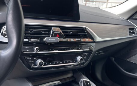 BMW 5 серия, 2018 год, 3 300 000 рублей, 7 фотография