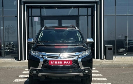 Mitsubishi Pajero Sport III рестайлинг, 2017 год, 2 745 000 рублей, 2 фотография