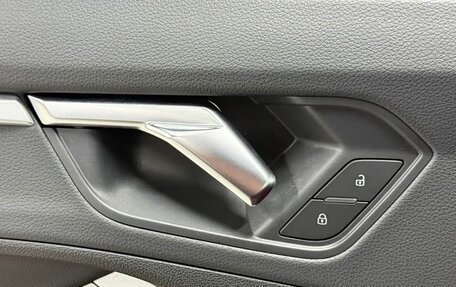 Audi Q3, 2022 год, 2 390 000 рублей, 14 фотография