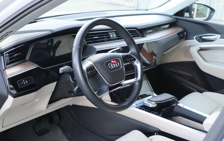 Audi e-tron I, 2019 год, 3 950 000 рублей, 11 фотография