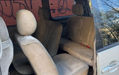 Toyota Estima III рестайлинг -2, 2001 год, 410 000 рублей, 31 фотография