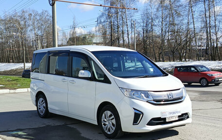 Honda Stepwgn IV, 2016 год, 1 900 000 рублей, 3 фотография