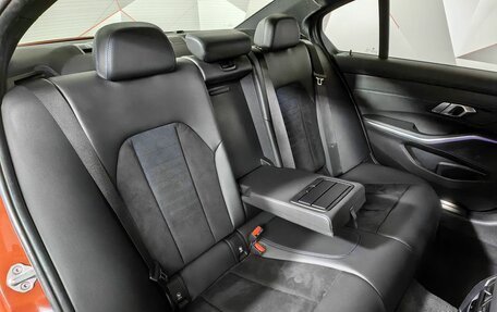 BMW 3 серия, 2019 год, 3 150 000 рублей, 14 фотография