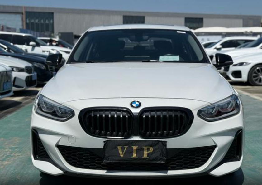 BMW 1 серия F20-F21 рестайлинг 2, 2022 год, 1 940 000 рублей, 2 фотография