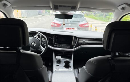 Volkswagen Touareg III, 2018 год, 4 700 000 рублей, 3 фотография