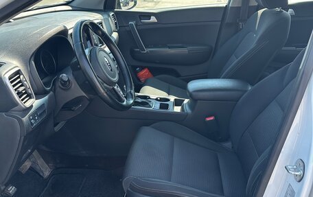 KIA Sportage IV рестайлинг, 2018 год, 2 350 000 рублей, 21 фотография