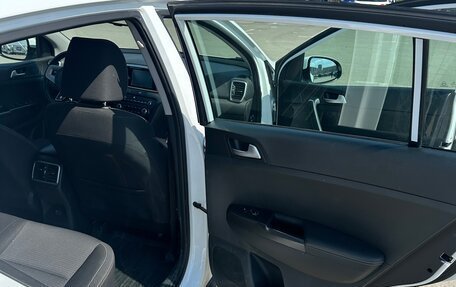 KIA Sportage IV рестайлинг, 2018 год, 2 350 000 рублей, 29 фотография