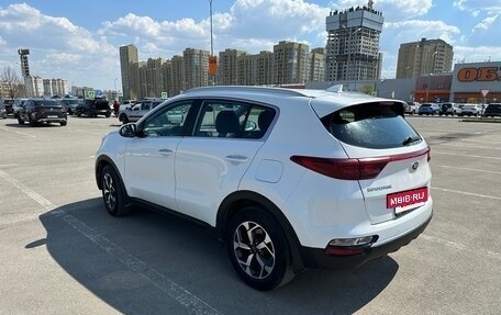 KIA Sportage IV рестайлинг, 2018 год, 2 350 000 рублей, 32 фотография
