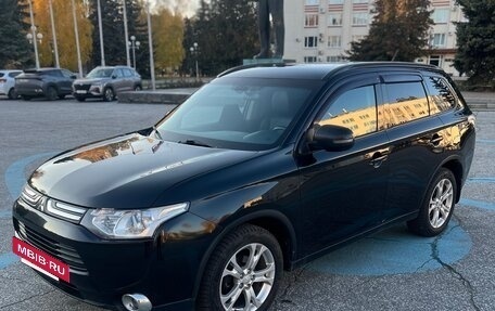 Mitsubishi Outlander III рестайлинг 3, 2012 год, 1 333 000 рублей, 3 фотография