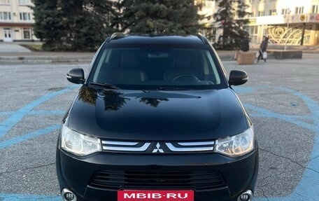 Mitsubishi Outlander III рестайлинг 3, 2012 год, 1 333 000 рублей, 2 фотография