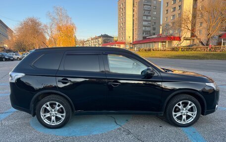 Mitsubishi Outlander III рестайлинг 3, 2012 год, 1 333 000 рублей, 7 фотография