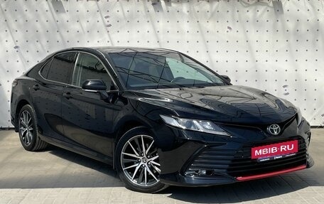 Toyota Camry, 2021 год, 3 470 000 рублей, 2 фотография