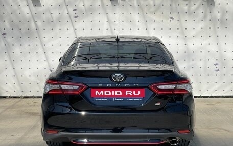 Toyota Camry, 2021 год, 3 470 000 рублей, 6 фотография