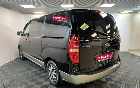 Hyundai H-1 II рестайлинг, 2018 год, 3 258 000 рублей, 4 фотография
