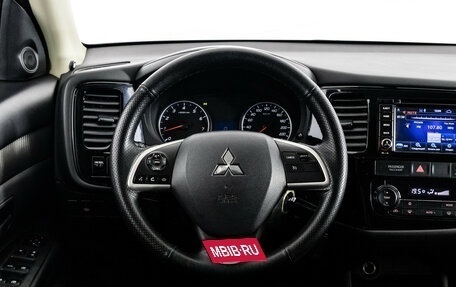 Mitsubishi Outlander III рестайлинг 3, 2015 год, 1 449 000 рублей, 12 фотография