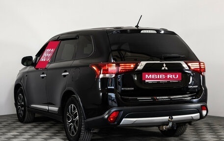 Mitsubishi Outlander III рестайлинг 3, 2015 год, 1 449 000 рублей, 7 фотография