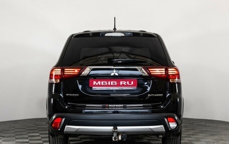 Mitsubishi Outlander III рестайлинг 3, 2015 год, 1 449 000 рублей, 6 фотография