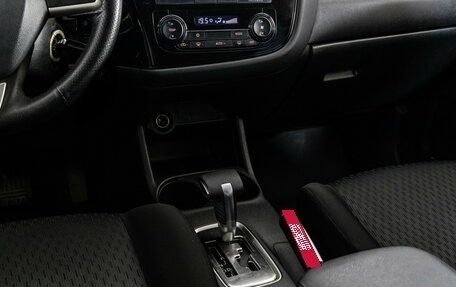 Mitsubishi Outlander III рестайлинг 3, 2015 год, 1 449 000 рублей, 13 фотография
