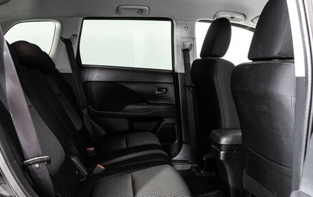 Mitsubishi Outlander III рестайлинг 3, 2015 год, 1 449 000 рублей, 19 фотография